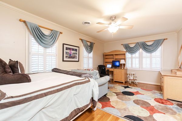 255 Lake Forrest-149