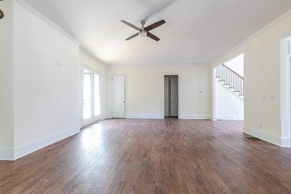 4685 Powers Ferry Rd 22-29-Web Res