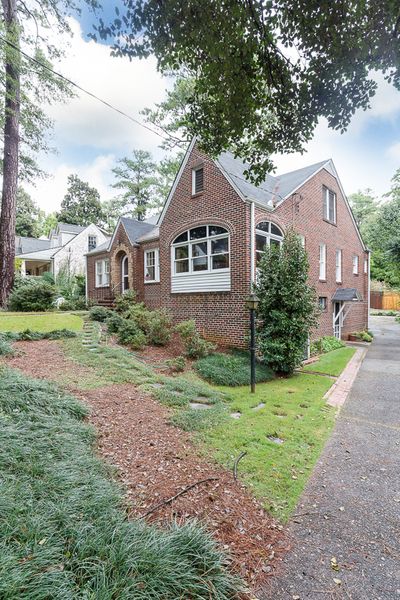 2725 Atwood-12-Web Res