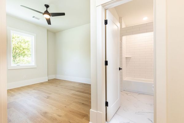 340 Colewood Way-232