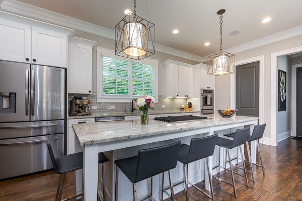 1843 Rock Springs Ln-38