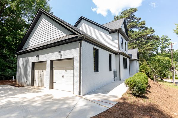 4685 Powers Ferry Rd 22-184-Web Res