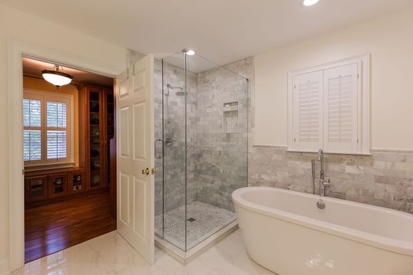 3824 Courtyard Dr-83