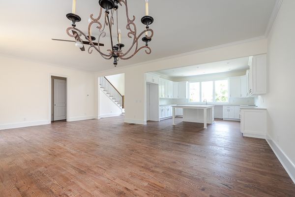 4685 Powers Ferry Rd 22-34-Web Res