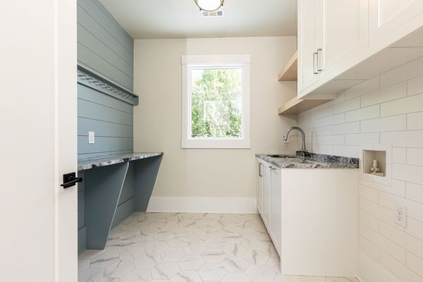 340 Colewood Way-182