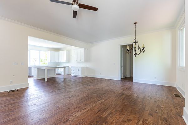 4685 Powers Ferry Rd 22-14-Web Res