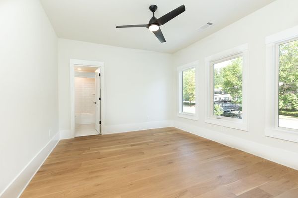 340 Colewood Way-241