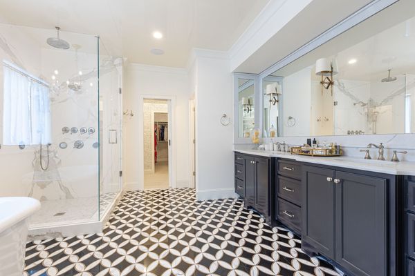 6470 Long Island-332