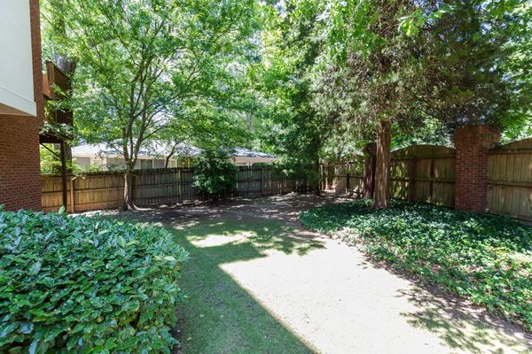 2200 Briarwood Blf-82