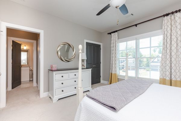 1843 Rock Springs Ln-136