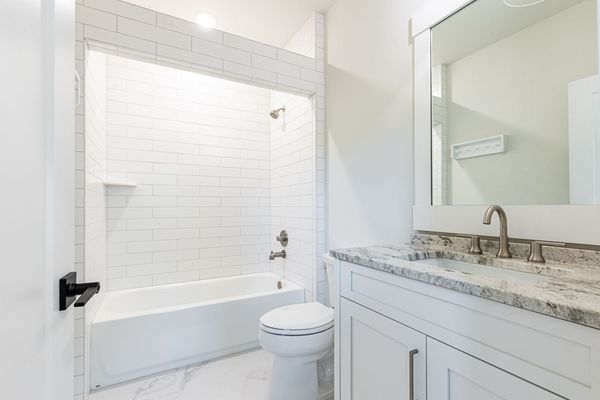 340 Colewood Way-238