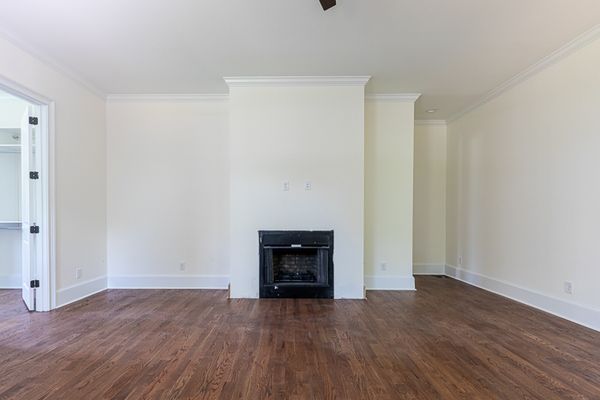 4685 Powers Ferry Rd 22-60-Web Res