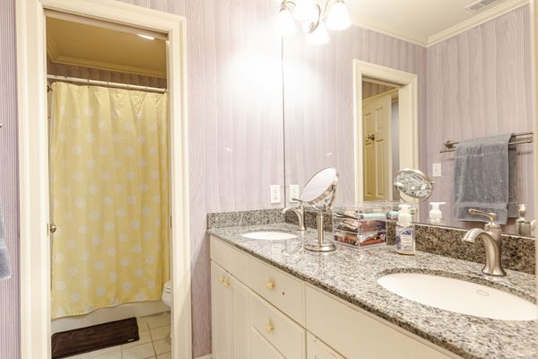 255 Lake Forrest-118