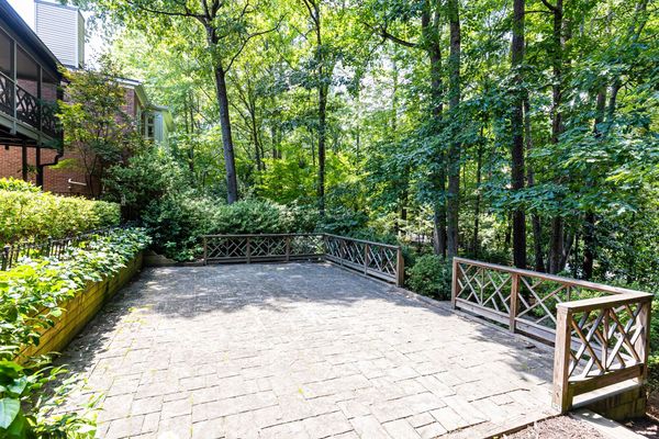 2966 waverly court_-284