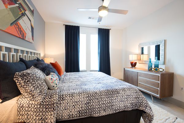 Veranda At Avalon Sales Center-92-Web Res