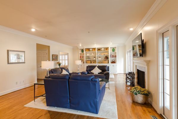 3824 Courtyard Dr-41