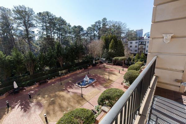3657 Peachtree Rd-Apt 3A-25