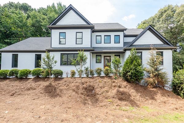 4685 Powers Ferry Rd 22-194-Web Res