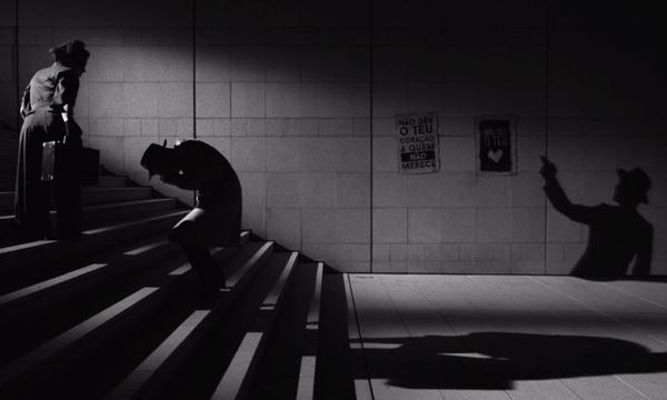 Revista PORT.COM - Notícias de Portugal e das Comunidades