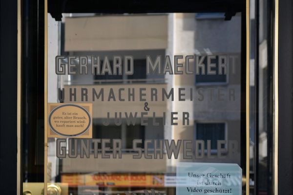 Gerhard Maeckert Uhrmachermeister & Juwelier Günter Schwedler