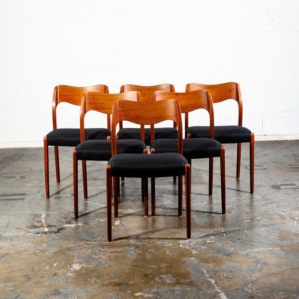 Niels Otto Møller #71 dining chairs