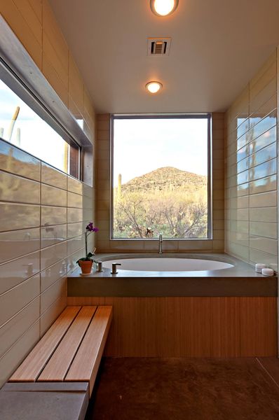 soaking tub