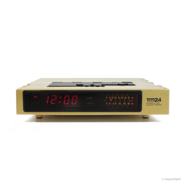 Weltron TM-24 Computer Clock AM/FM Radio