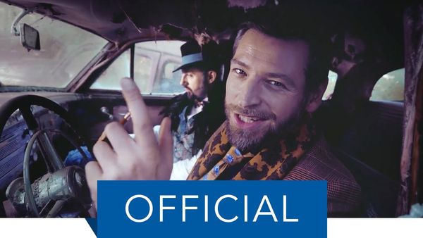 Fünf Sterne deluxe - Moin Bumm Tschack