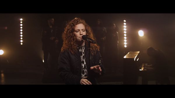 Jess Glynne 'Aint Got Far To Go' - Acoustic
