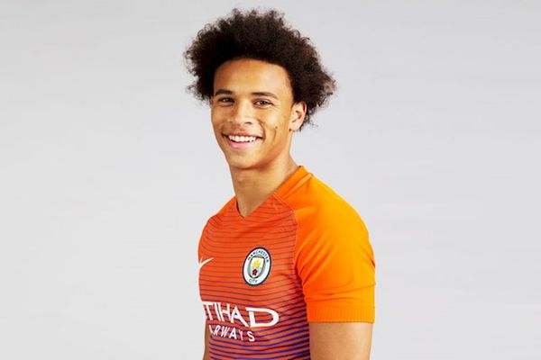 web-Leroy-Sane-looks-good-in-the-new-kit-A19U2432