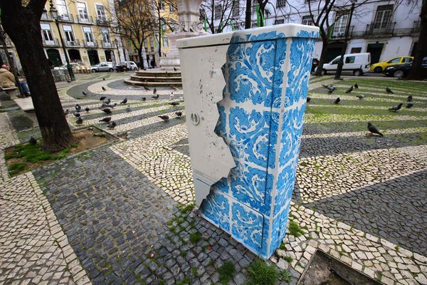 Ceramic Tile Illusion Painted on a Boring Electrical Box in Lisbon |  Colossal