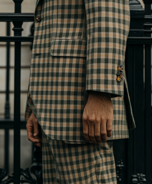 arsenbenda_Street_photography_of_Paul_Smith_multicolor_suit_h_d05ec4db-9120-45df