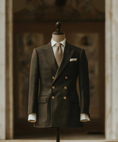 arsenbenda_A_Full-Body_Shot_of_a_Double-breasted_navy_blazer__f4c73fdc-d0b5-42f0