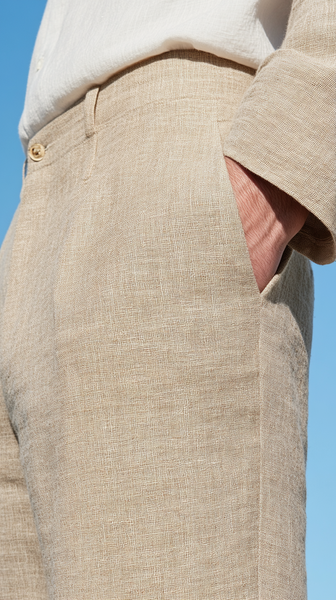 arsenbenda_Low-Angle_Shot_uk_man_fashion_magazine_ad_for_luxu_b986229a-55a5-459c