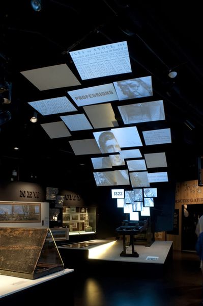 exit / social wall