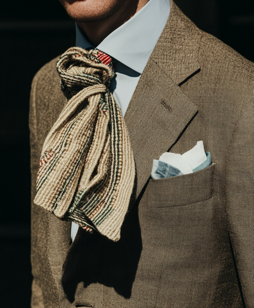 arsenbenda_Street_photography_of_Paul_Smith_multicolor_suit_h_1b701c2a-cdf5-4d43