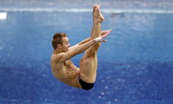U.S. divers Dumais, Bromberg fall short of qualifying for Olympics
