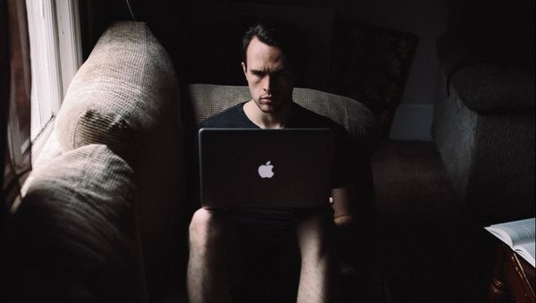 Die vielen Hasskommentare stammen von weniger Menschen als gedacht › ze.tt