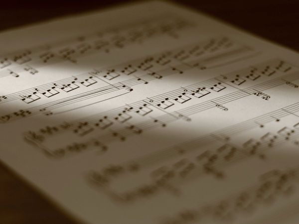 Frei lizenzierte Musik, Materialien und Sounds im Internet finden