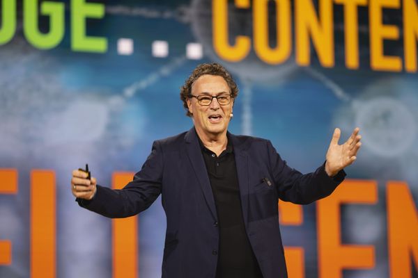 02Oct25_0803gerd leonhard on stage sibos1364