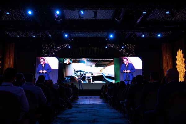 digital armenia onstage Gerd Leonhard_PH1_  (925)