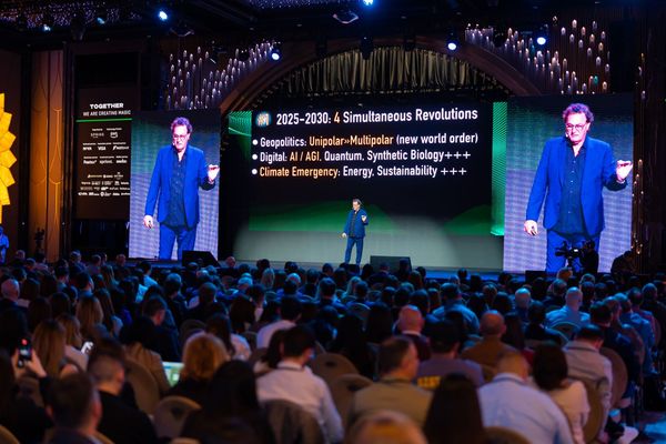 digital armenia onstage Gerd Leonhard PH3_ (313)