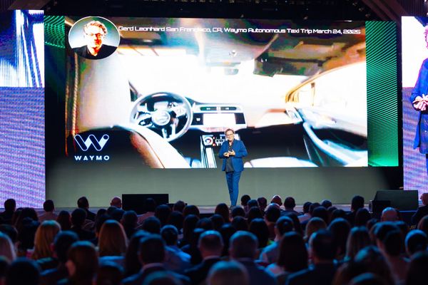 digital armenia onstage Gerd Leonhard PH3_ (302)