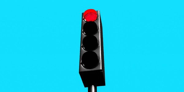 How a Fourth Traffic Light Color Could Make Self-Driving Cars a Reality