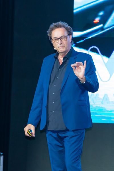 2025 Keynote Futurist Gerd Leonhard armenia PH2_ (264)