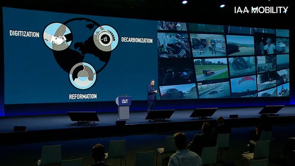 gerd leonhard super-keynote speaking format futurist0_oEqPhFOvi5YG2xHU