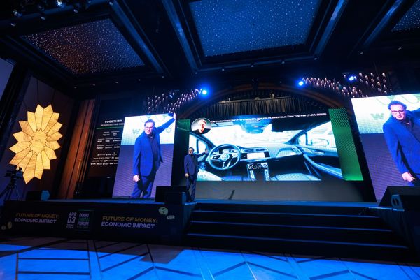 digital armenia onstage Gerd Leonhard_PH1_  (920)