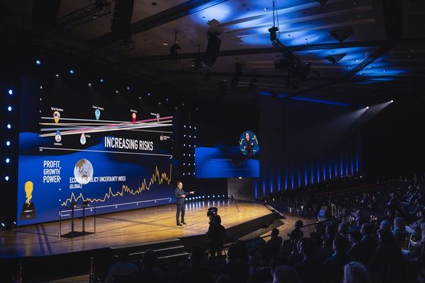 02Oct25_0813gerd leonhard on stage sibos3745