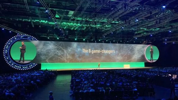 gerd leonhard super-keynote speaking format futuristgerd widescreen IMG_0418-7