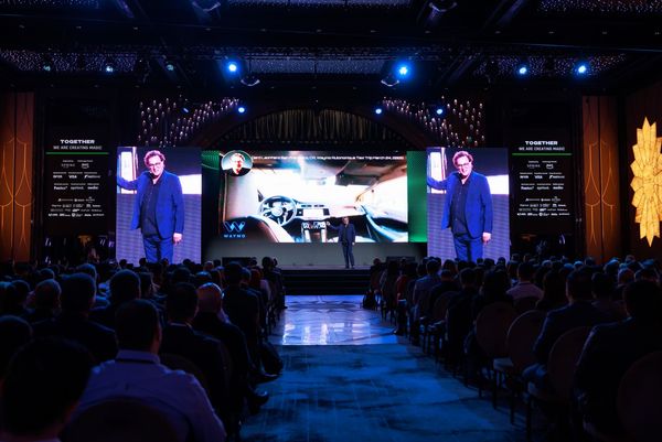 digital armenia onstage Gerd Leonhard_PH1_  (924)